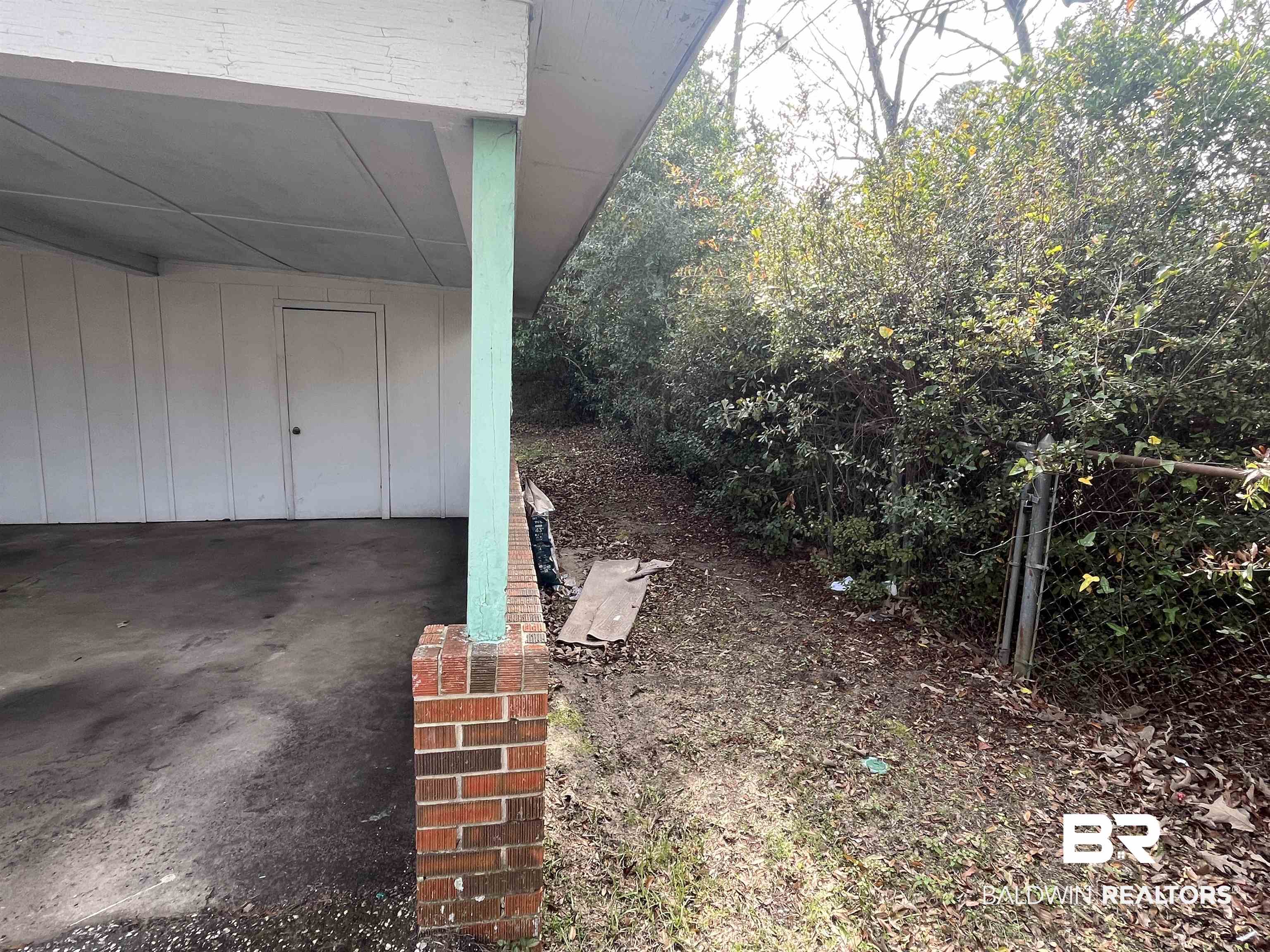 5055 Overlook Road Mobile, AL 36618 - Photo 25 of 28 View of yard