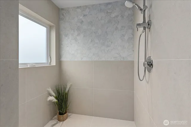 $1,399,950 | 4222 Meridian Avenue North, Seattle, WA 98103