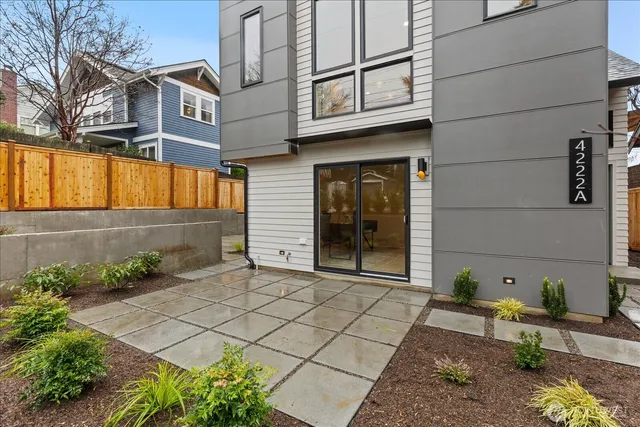 $1,399,950 | 4222 Meridian Avenue North, Seattle, WA 98103
