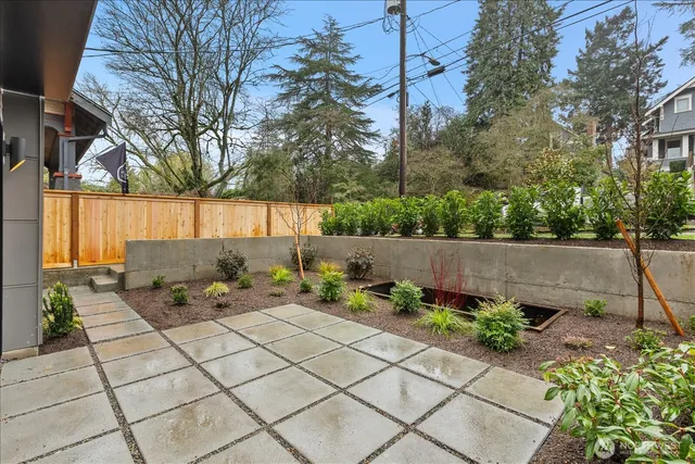 $1,399,950 | 4222 Meridian Avenue North, Seattle, WA 98103