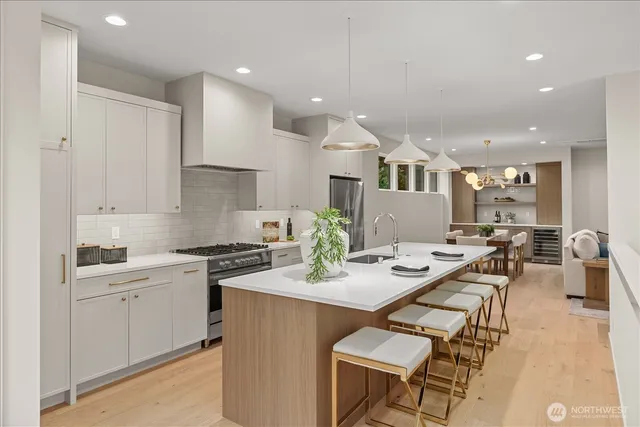 $1,399,950 | 4222 Meridian Avenue North, Seattle, WA 98103