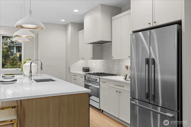 $1,399,950 | 4222 Meridian Avenue North, Seattle, WA 98103