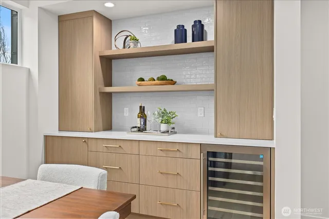 $1,399,950 | 4222 Meridian Avenue North, Seattle, WA 98103