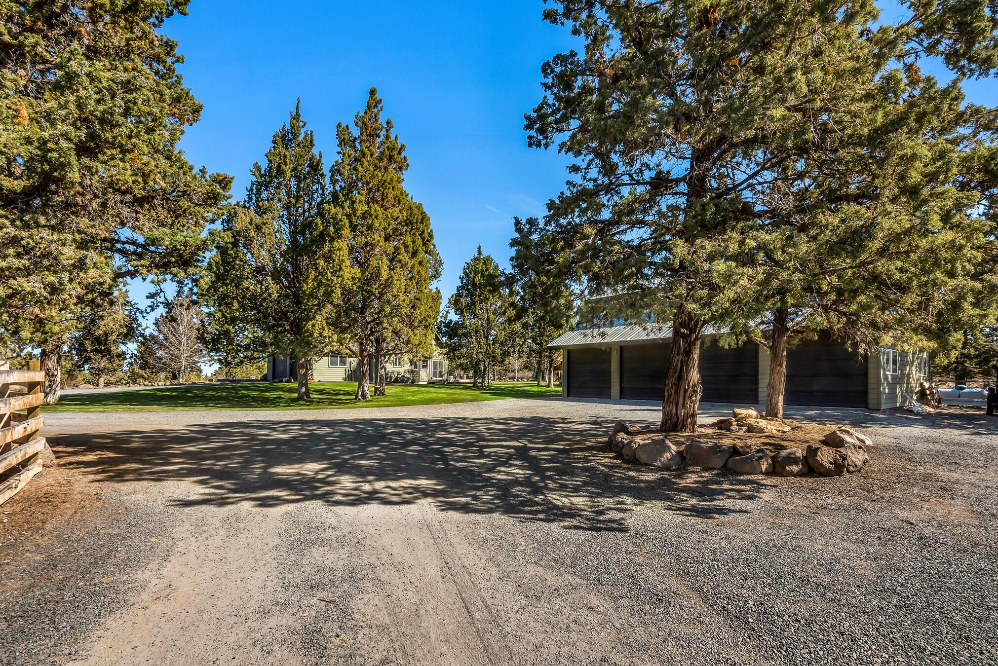 64788 Collins Road Bend, OR 97703 - Photo 38 of 49 38