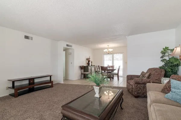 $1,750 | 4422 East Escondido Avenue, Mesa, AZ 85206