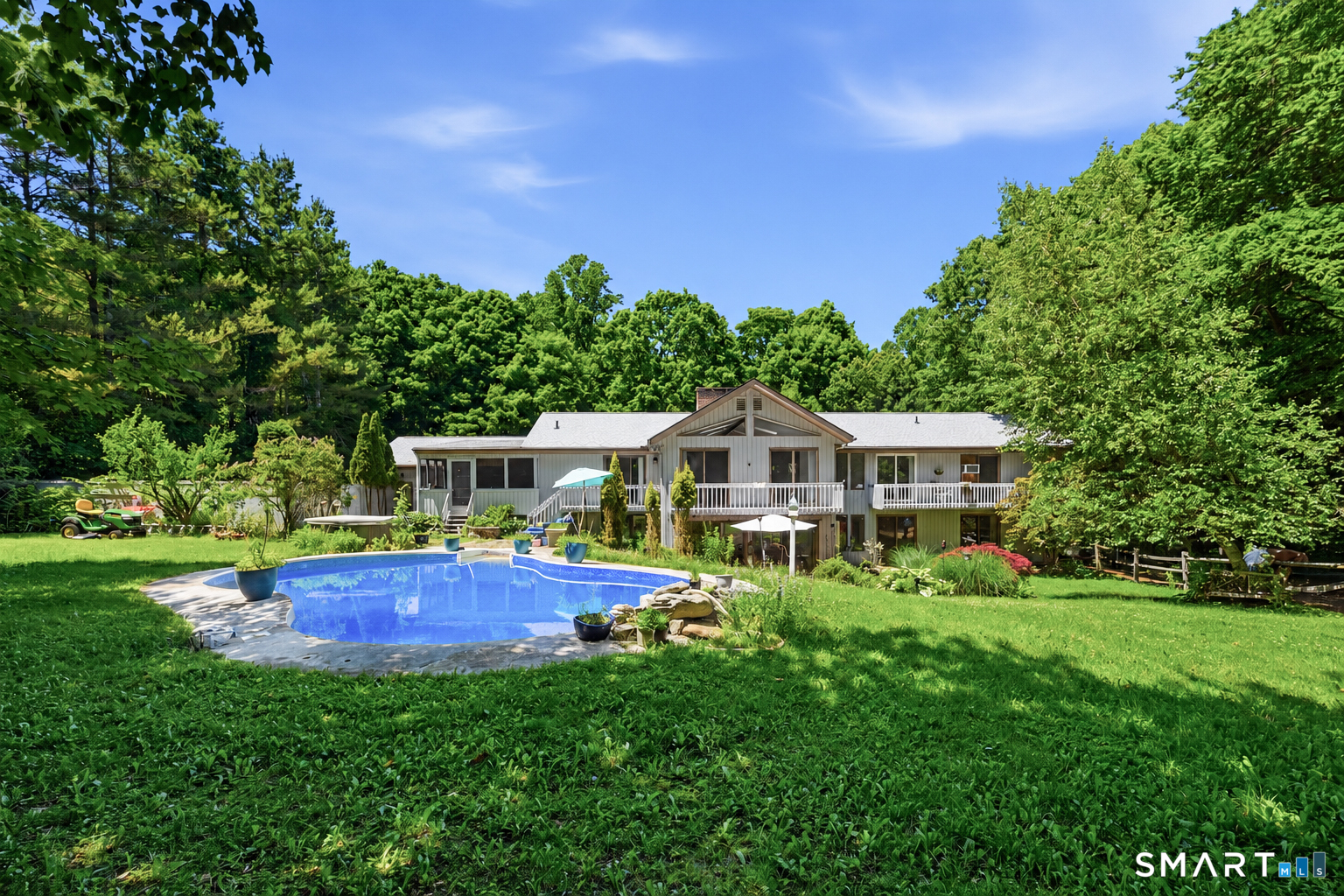 19 Hi Barlow Road Newtown, CT 06470 - Photo 4 of 40