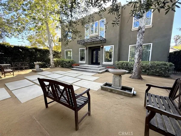 $2,649,999 | 1901 North Catalina Street, Los Angeles, CA 90027
