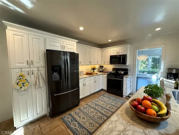 $2,649,999 | 1901 North Catalina Street, Los Angeles, CA 90027