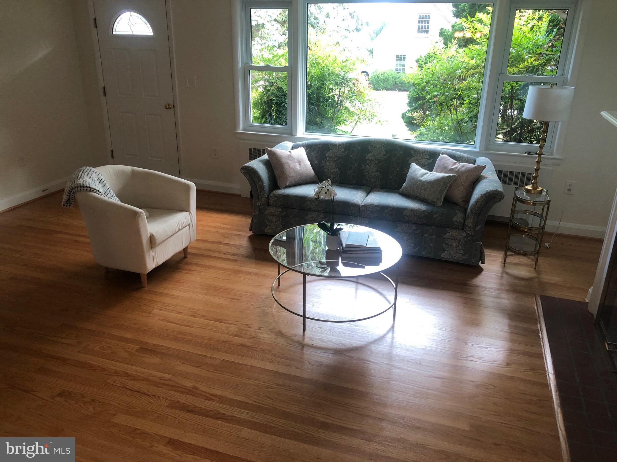 806 Hughes Shop Road Westminster, MD 21158 - Photo 12 of 30 Living room