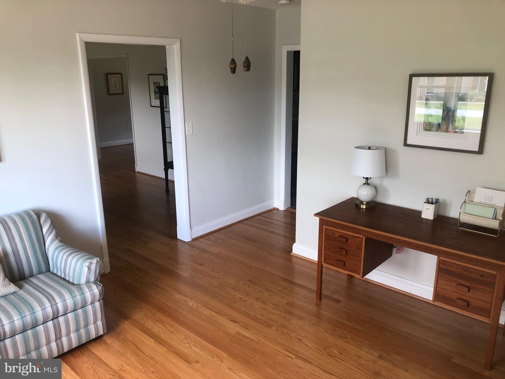 806 Hughes Shop Road Westminster, MD 21158 - Photo 13 of 30 Living room
