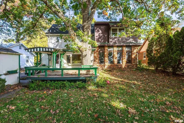 $124,000 | 1322 27th Avenue, Moline, IL 61265