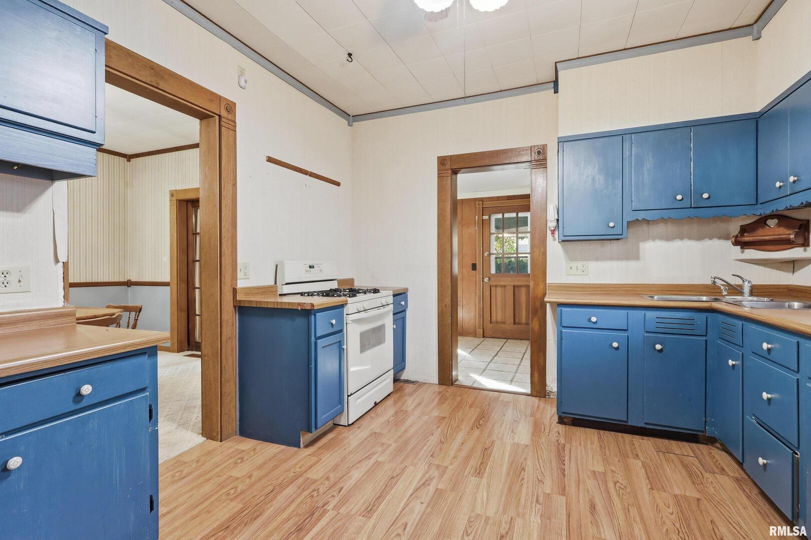 1322 27th Avenue Moline, IL 61265 - Photo 6 of 38