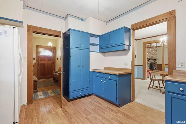 $124,000 | 1322 27th Avenue, Moline, IL 61265