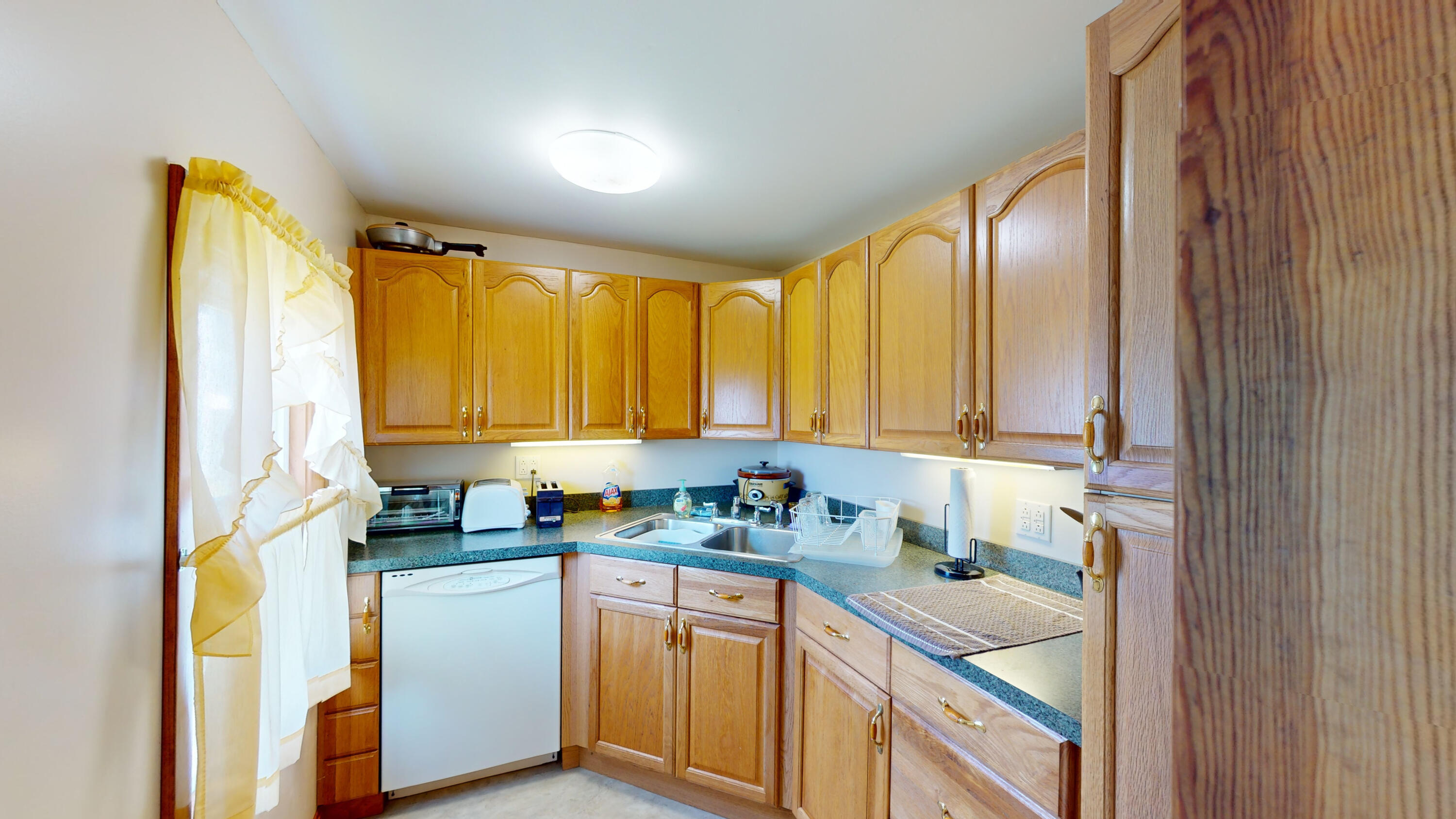 49 Main Street Lubec, ME 04652 - Photo 7 of 24 07152024_215110