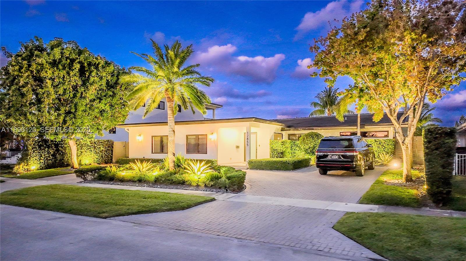 12855 Maple Road North Miami, FL 33181 - Photo 4 of 51