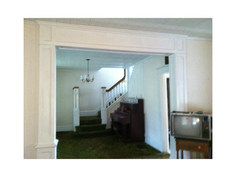 404 Republican Street Perryopolis, PA 15473 - Photo 9 of 23 Entry/Foyer.