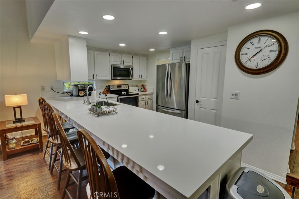 16082 Cache Street Fountain Valley, CA 92708 - Photo 11 of 43 Large peninsula