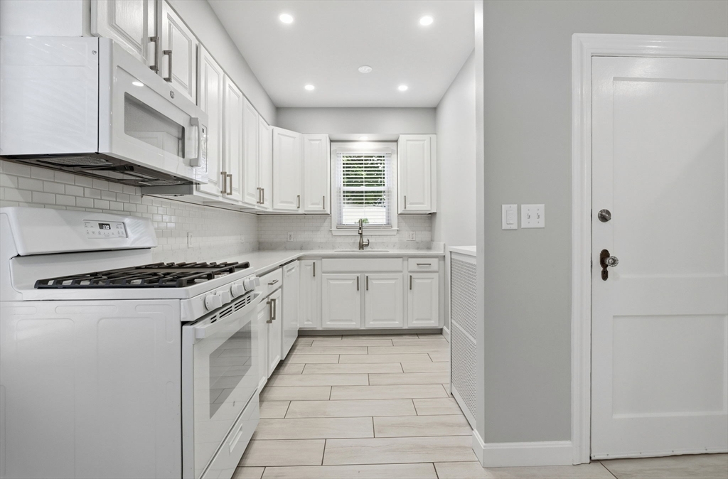 40 County Street, Unit 1 Peabody, MA 01960 - Photo 5 of 31