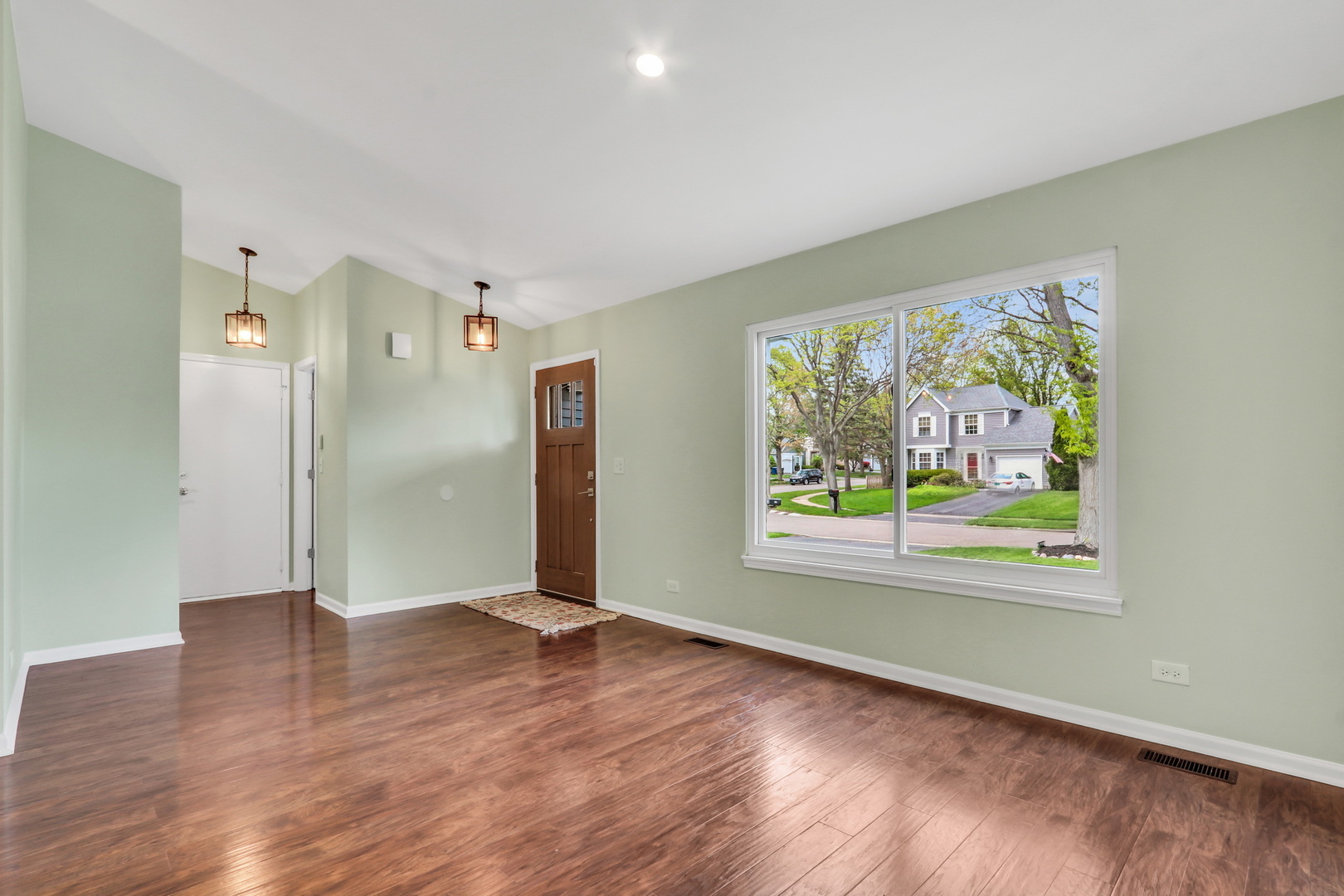 6292 Eagle Ridge Drive Gurnee, IL 60031 - Photo 5 of 43 Gallery Image 5