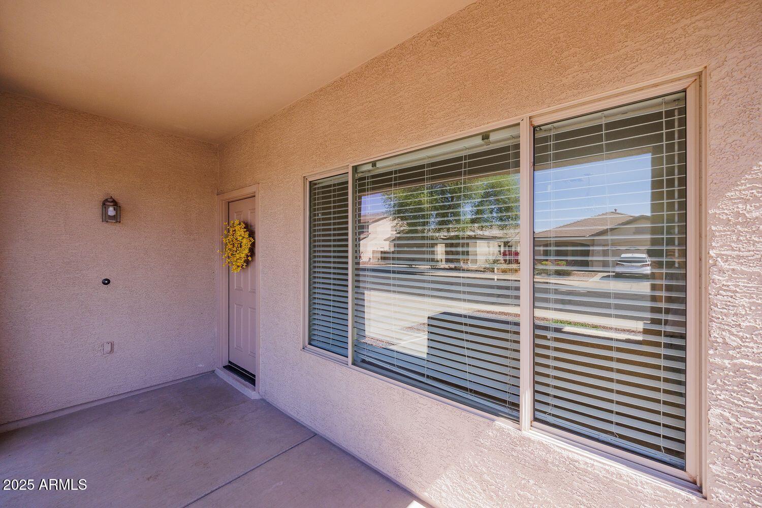 14552 West Hearn Road Surprise, AZ 85379 - Photo 3 of 45 OV5bUs8k