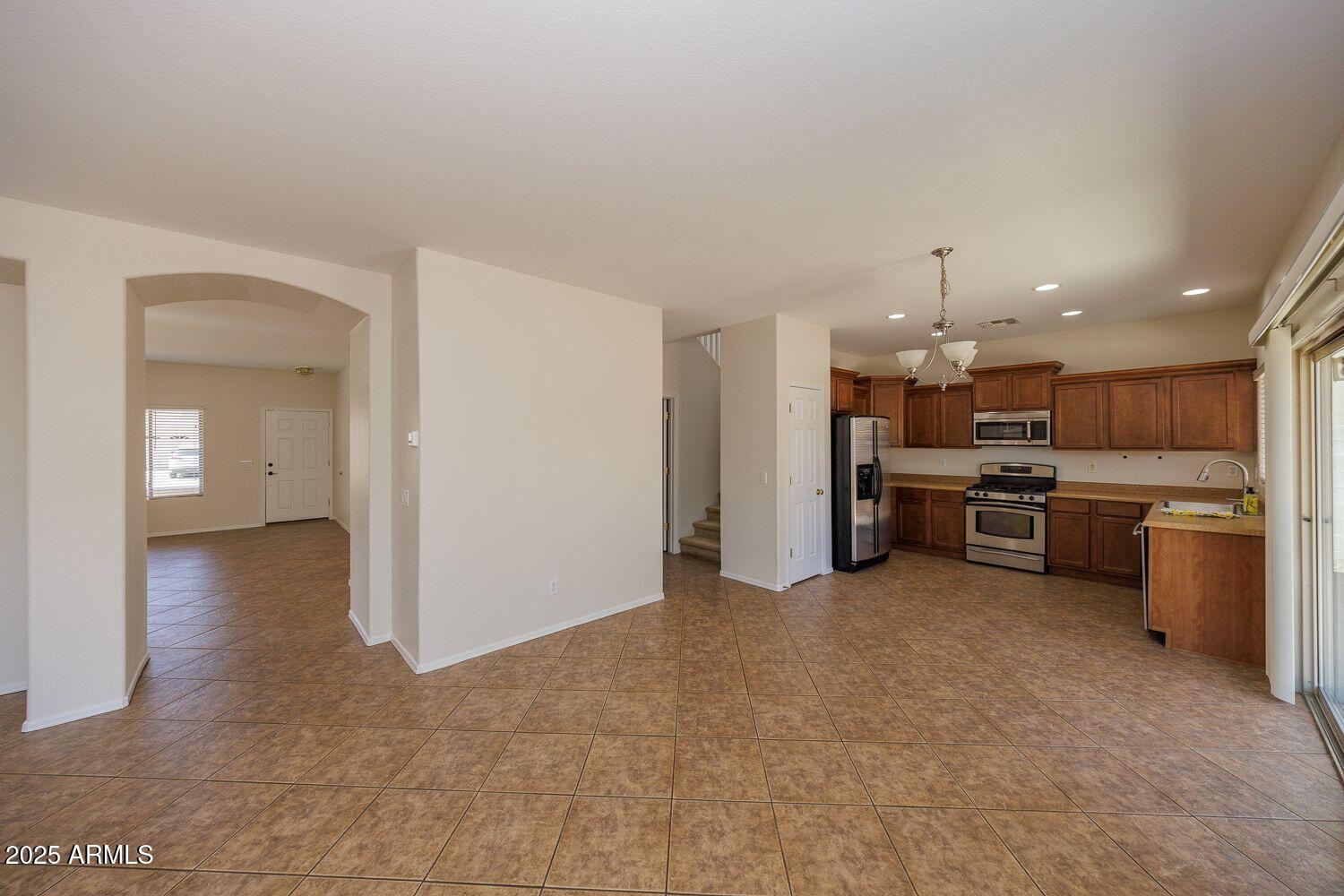 14552 West Hearn Road Surprise, AZ 85379 - Photo 8 of 45 cSN37znR