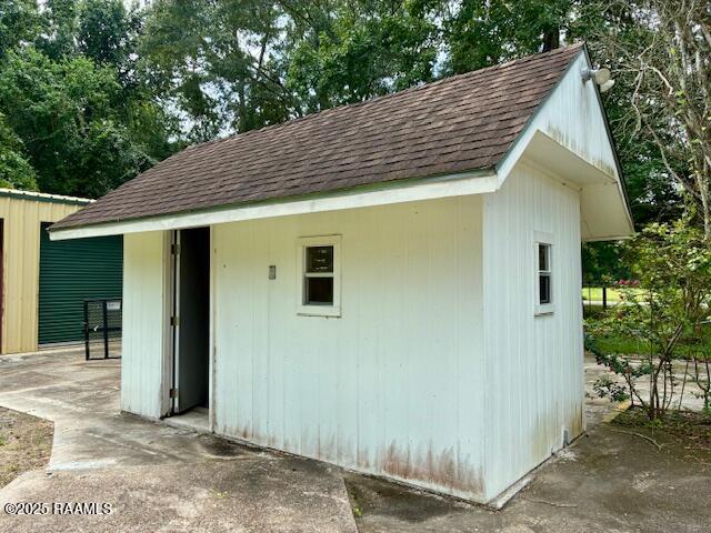 3525 Verot School Road Youngsville, LA 70592 - Photo 36 of 37 Water well shed