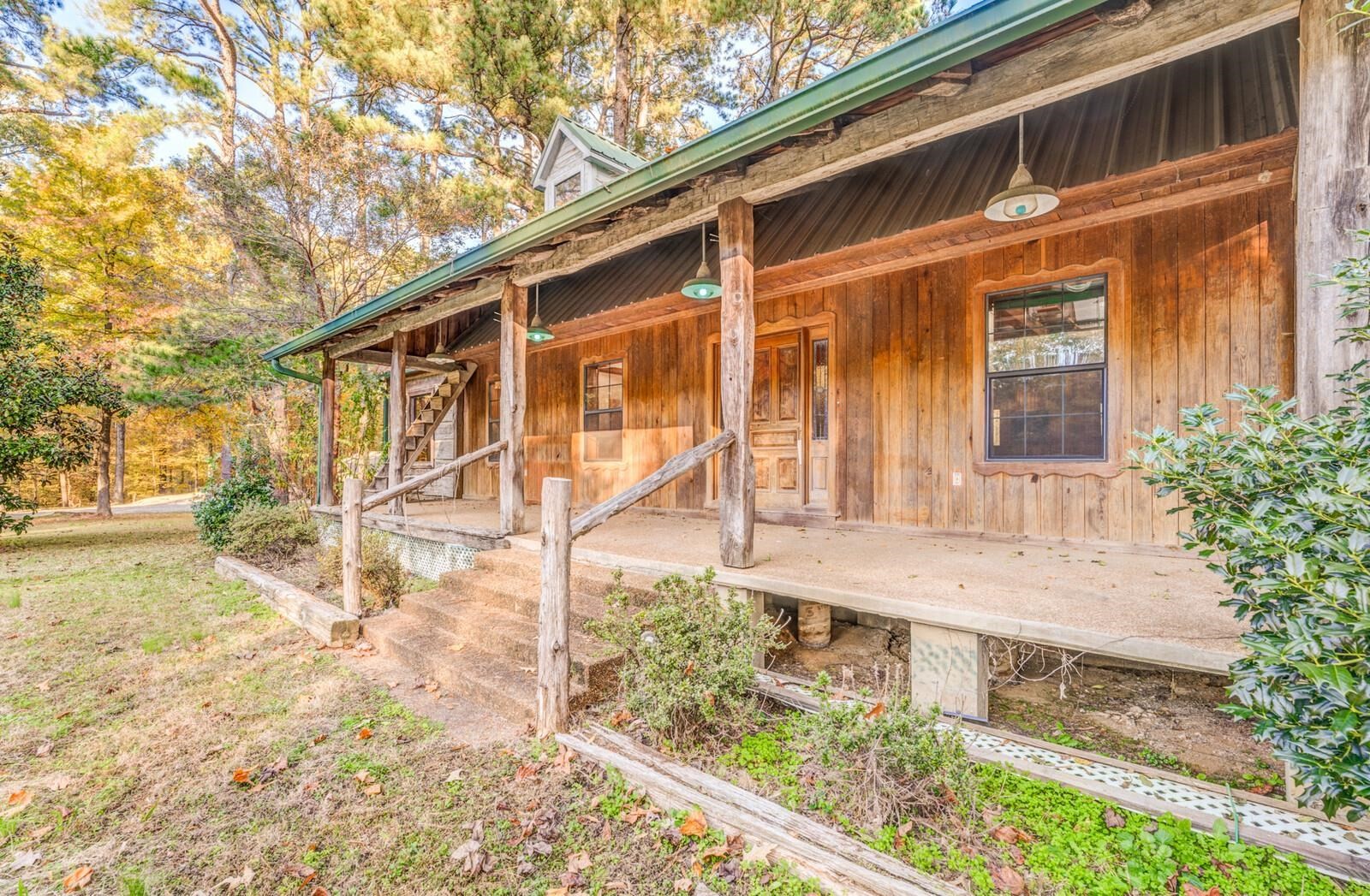 4626 Billy Maher Road Memphis, TN 38135 - Photo 6 of 35 front view of a house with a yard