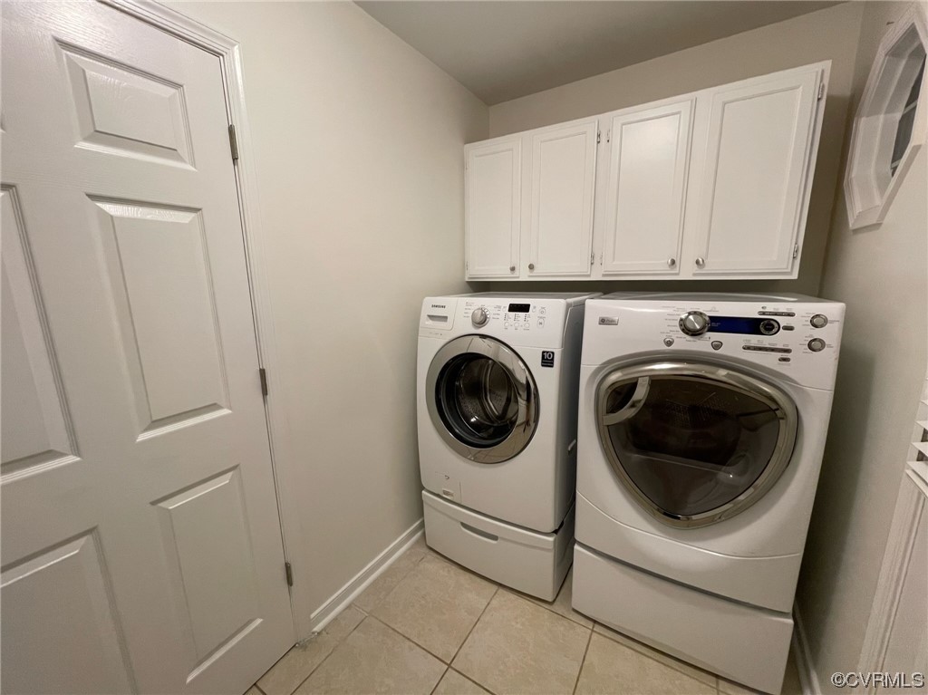 8130 Preakness Court Midlothian, VA 23112 - Photo 16 of 29 a utility room with dryer and washer