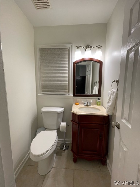 8130 Preakness Court Midlothian, VA 23112 - Photo 17 of 29 a bathroom with a sink and mirror