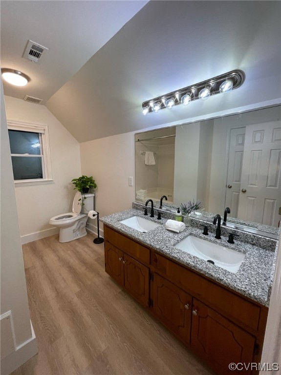 8130 Preakness Court Midlothian, VA 23112 - Photo 26 of 29 a bathroom with double vanity and a mirror