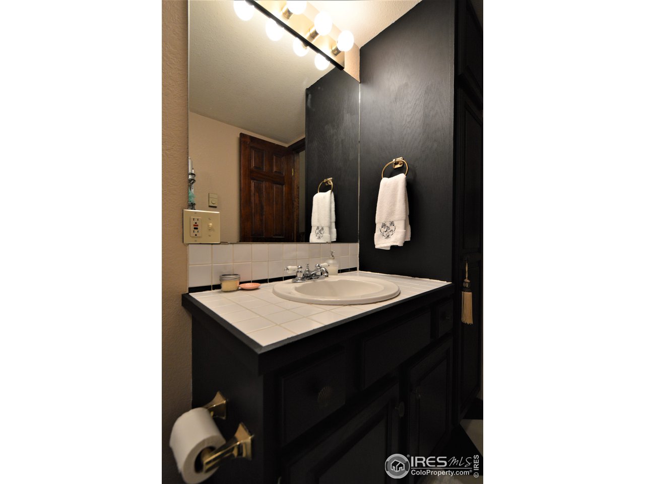 12031 Co Road Weldona, CO 80653 - Photo 31 of 40 Full Bath