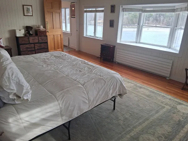 $4,200 | 11 Dennison Street, Gloucester, MA 01930