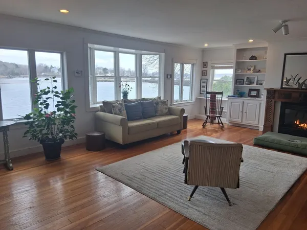 $4,200 | 11 Dennison Street, Gloucester, MA 01930