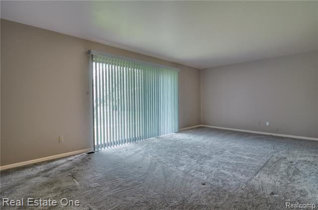 29606 Middlebelt Road Farmington, MI 48334 - Photo 3 of 22