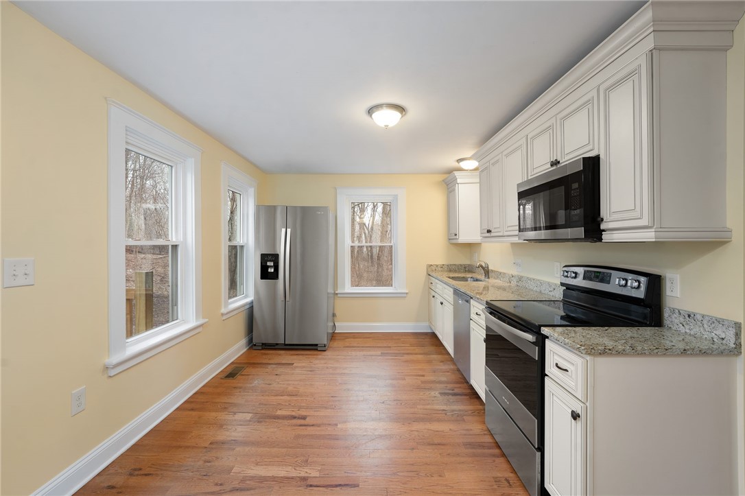 405 Main Street Cranston, RI 02831 - Photo 8 of 49 Gallery Image 8