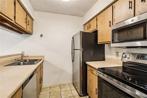 $129,900 | 212 Parkview Boulevard, Unit 212, Mandeville, LA 70471