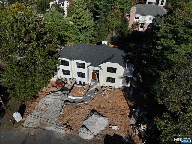 $3,225,000 | 25 MacArthur Avenue, Closter, NJ 07624