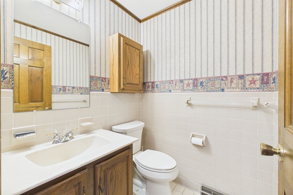 500 Inverness Lane Longmeadow, MA 01106 - Photo 22 of 41