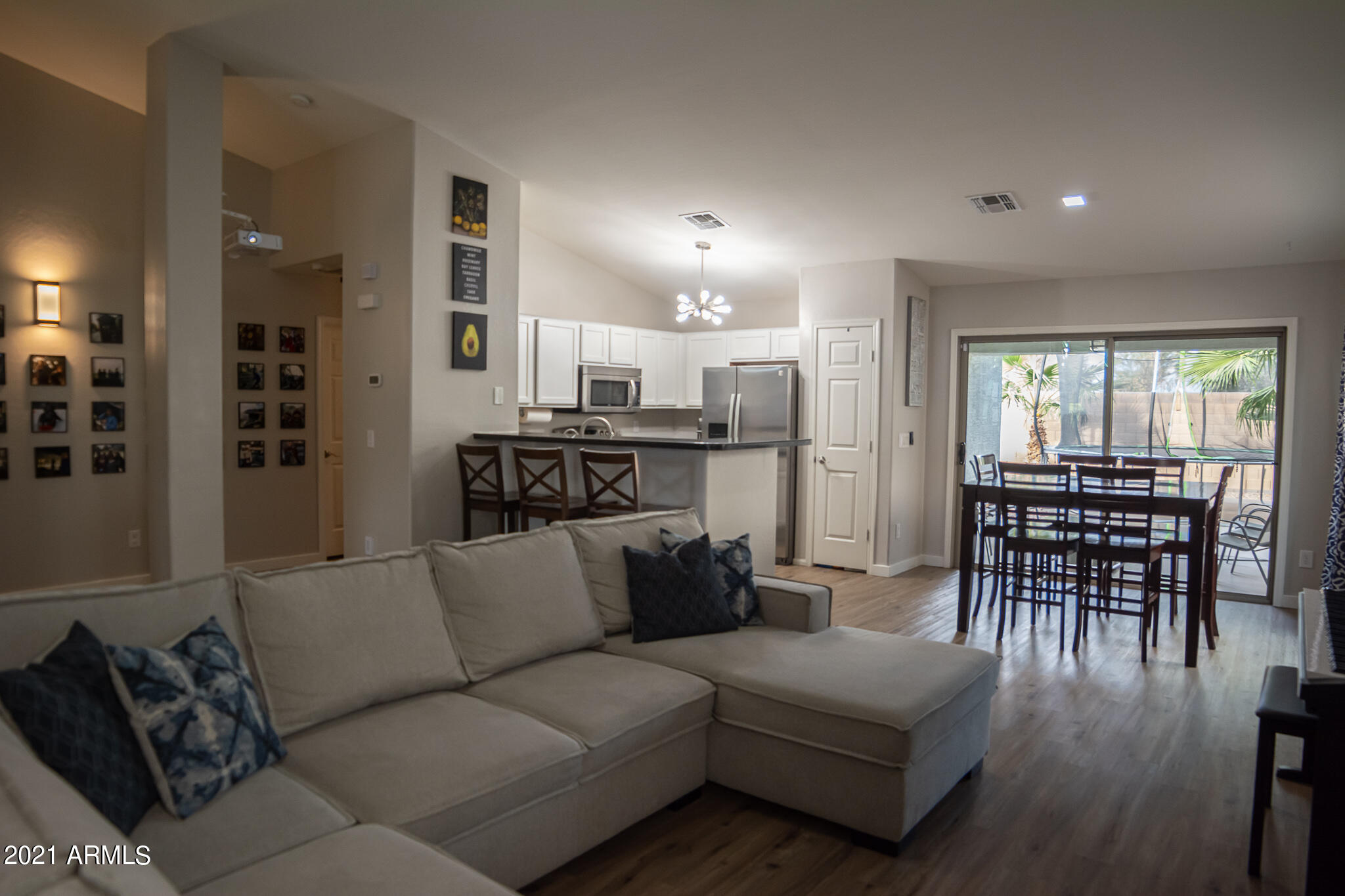 44830 West Zion Road Maricopa, AZ 85139 - Photo 12 of 18 Great Room 2