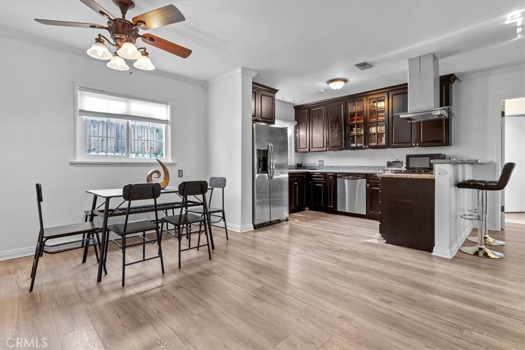 17900 Hatteras Street Encino, CA 91316 - Photo 3 of 13