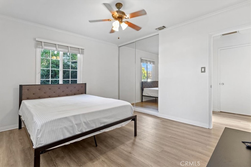 17900 Hatteras Street Encino, CA 91316 - Photo 6 of 13