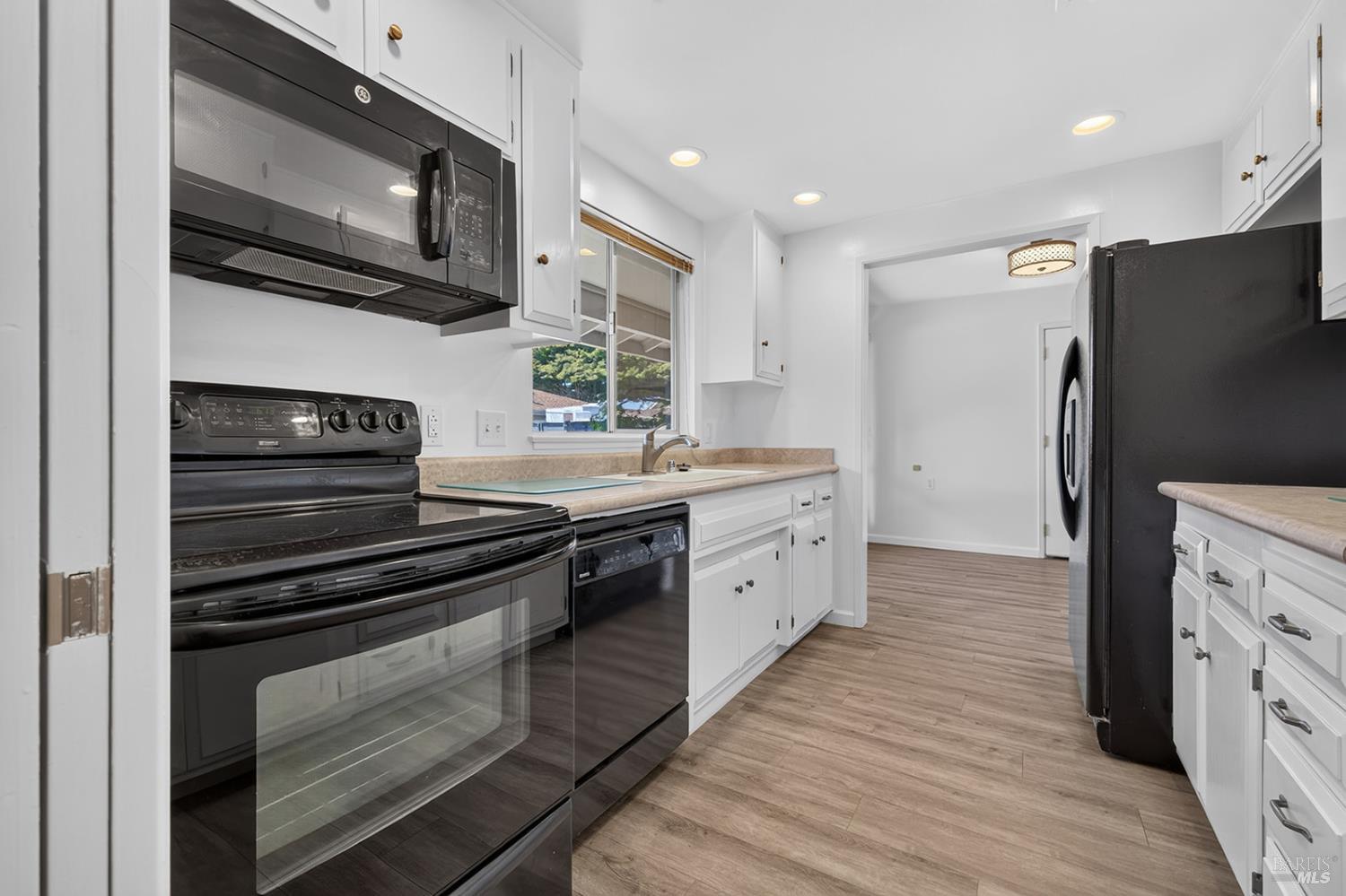 2 Valley Green Street Santa Rosa, CA 95409 - Photo 10 of 37 Gallery Image 10