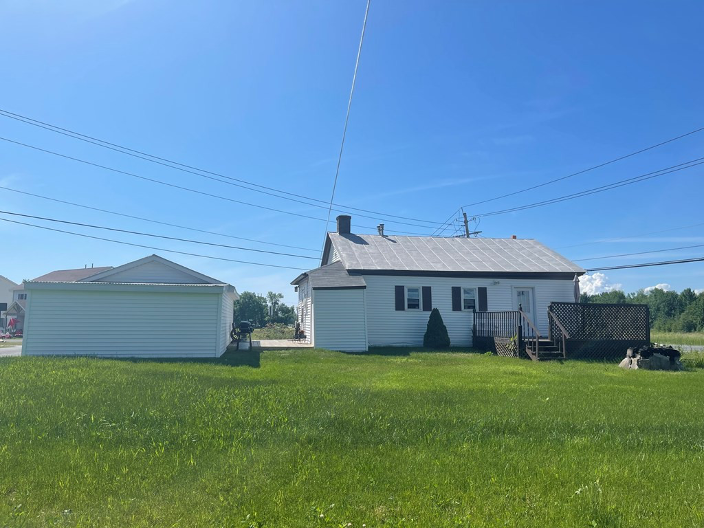 696 Wallace Hill Road Plattsburgh, NY 12901 - Photo 4 of 19 Gallery Image 4