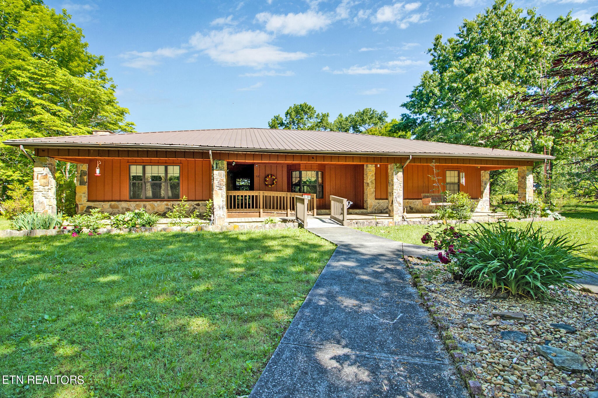 312 Payne Road Sunbright, TN 37872 - Photo 4 of 57 Gallery Image 4