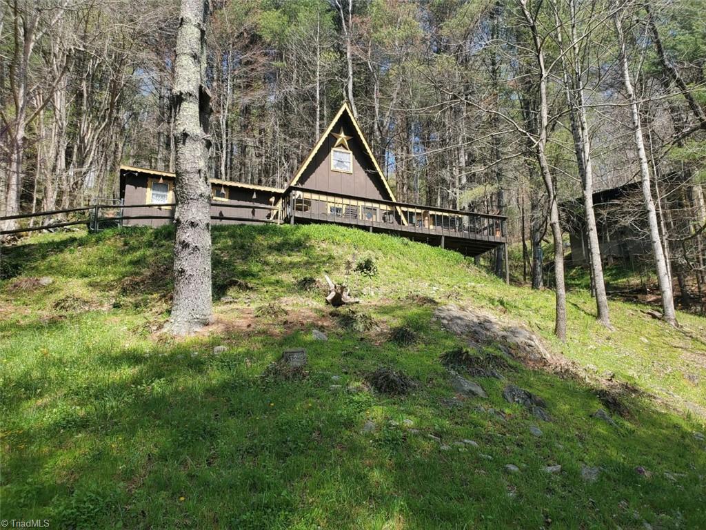891 Alpine Acres Road Vilas, NC 28692 - Photo 2 of 24 Gallery Image 2