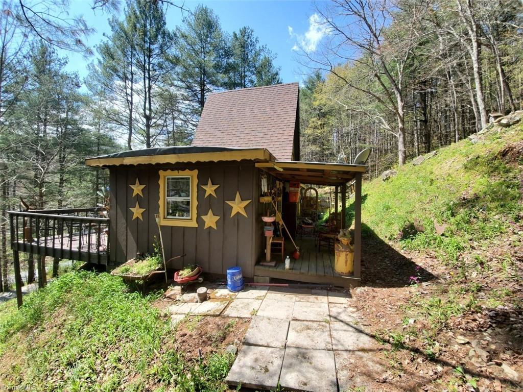 891 Alpine Acres Road Vilas, NC 28692 - Photo 8 of 24 Gallery Image 8