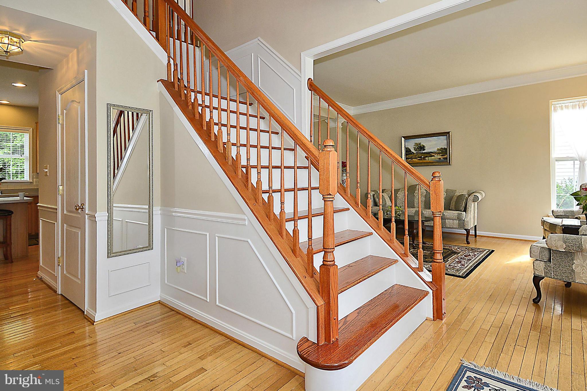 18004 Coachmans Road Germantown, MD 20874 - Photo 3 of 30 Foyer entry