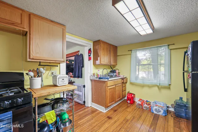 $184,900 | 1 Maple Street, Hinsdale, MA 01235