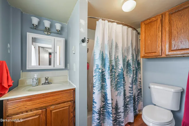 $184,900 | 1 Maple Street, Hinsdale, MA 01235