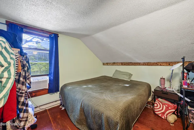 $184,900 | 1 Maple Street, Hinsdale, MA 01235